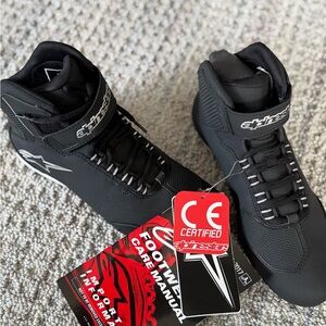 Alpinestars Black Athletic Shoes with High Ankle Support